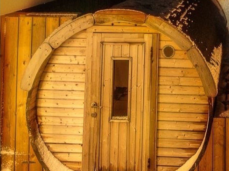 The rooftop barrel sauna at Midgard