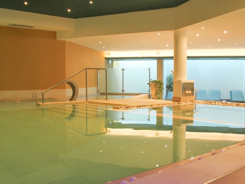 The indoor pool and wellness centre