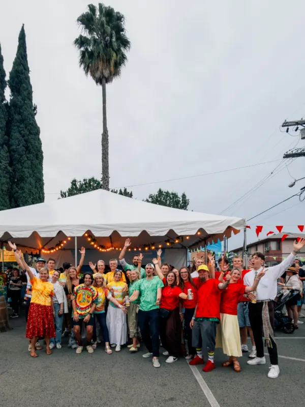 Arms up at Lithuanian Days