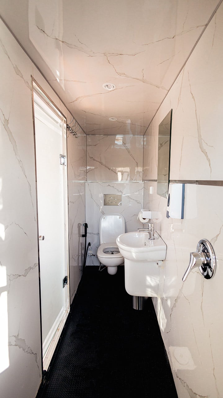 The private bathroom in every Heaven Liberty cabin
