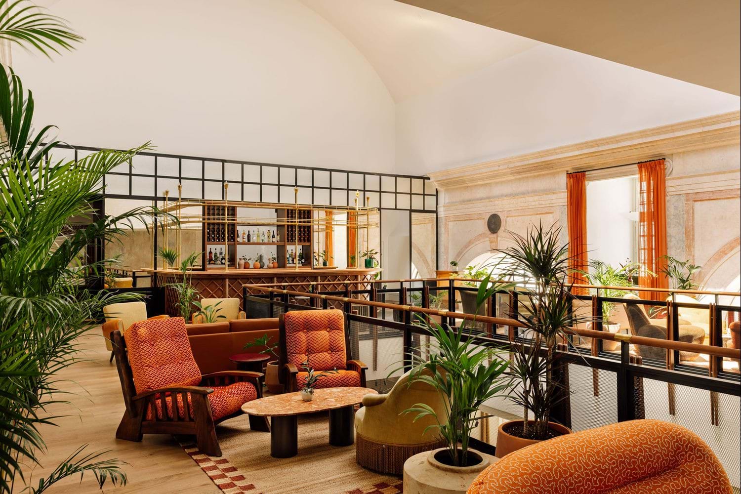 The bar and lounge at Locke de Santa Joana