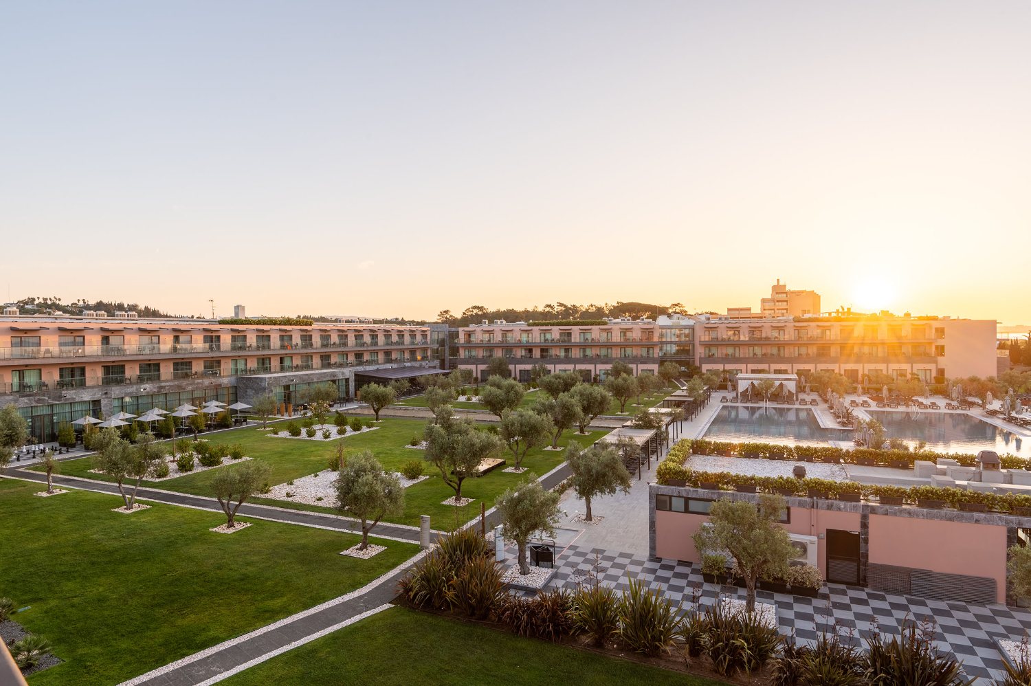 Vila Gal&eacute; Lagos at sunset
