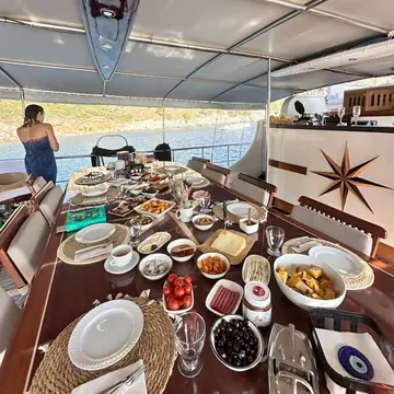 Lunch spread laid out on the table on board the gulet on the SYB Turkey trip