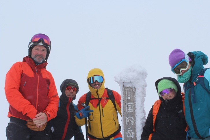 A group of people in ski gear

Description automatically generated with medium confidence