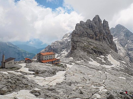 Agostini Hut