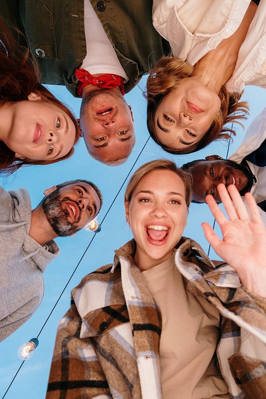Make new like-minded friends 