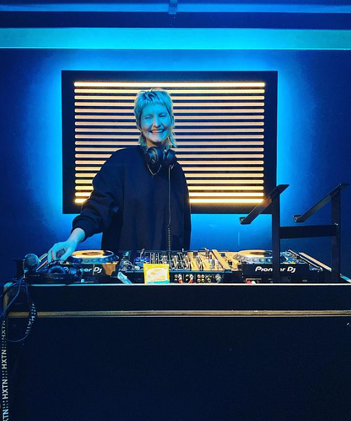 DJ5