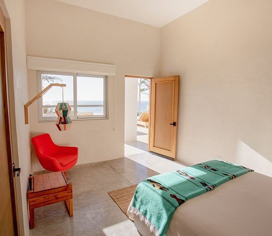 Ocean View Suite (Solo Occupancy)
