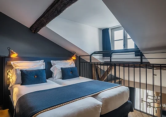 Come early and stay in Paris - Shared Room- June 21, 2025  