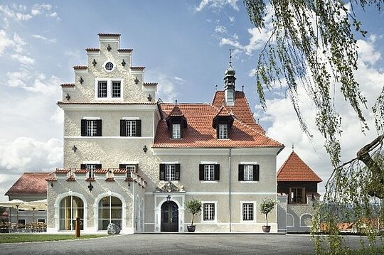 Luxury Resorts and Hotels in Spielberg, Styria, Austria: Indulge in Unforgettable Accommodations