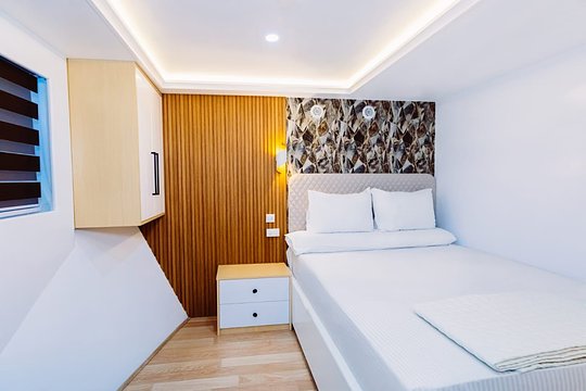 Cabin 4 (2nd Deck Large Double En-Suite)