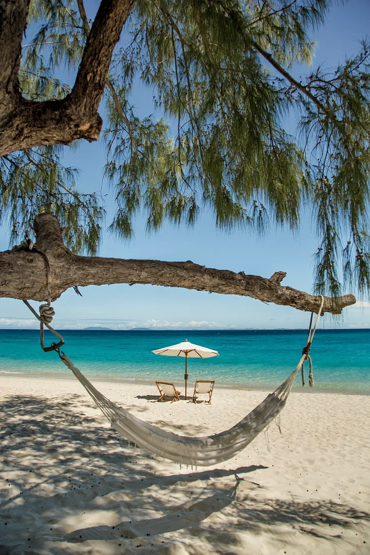 ConstanceTsarabanjinaBeach04