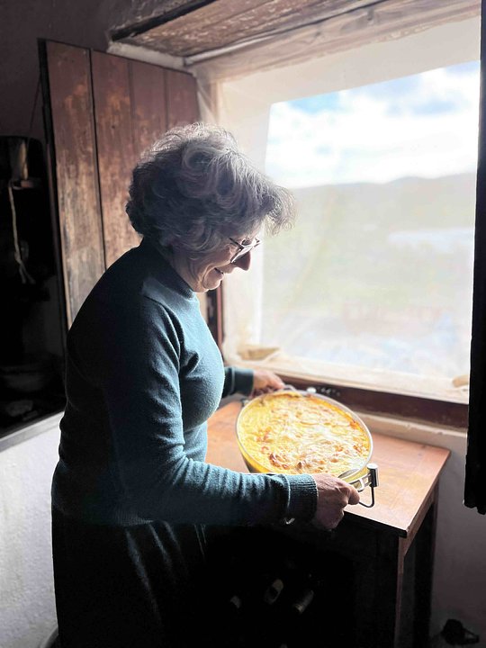 Enjoy a Home-Made Lunch with Local Farmers at a Traditional Quinta