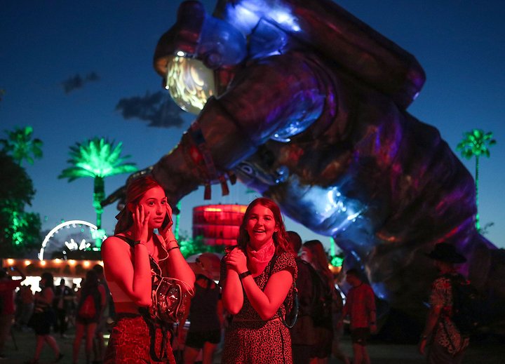 fa5825dfcb4d401a865496dc5f098895coachella_2019_friday_29