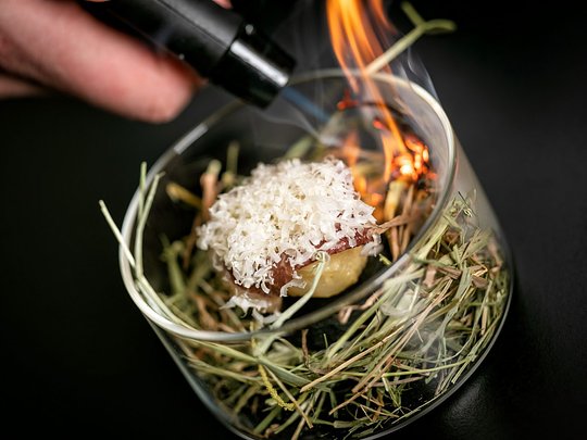 Elevate Your Culinary Journey: Hiring a Private Chef Catering for Your Unforgettable Trip