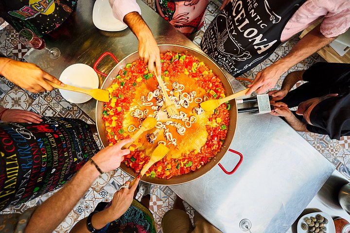 seafoodpaellaexperienceraval