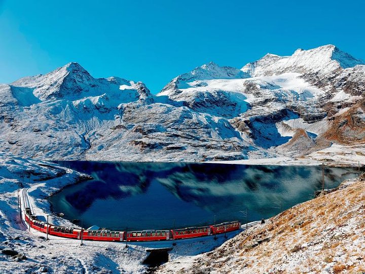 Glacier_Express_Train_2__Snow