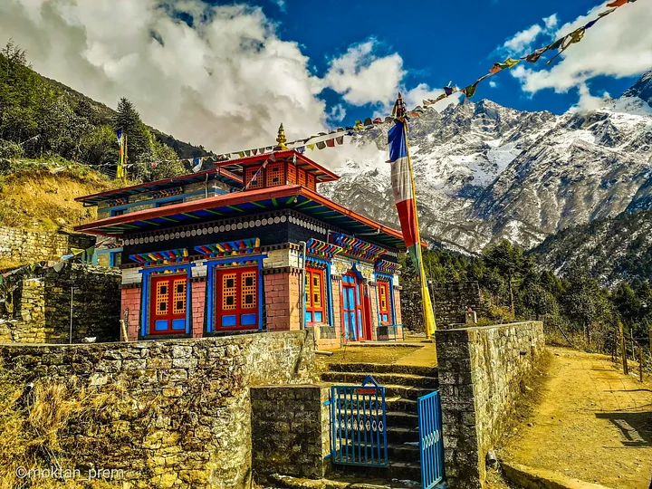 luklakookooclimbamadablamnepal