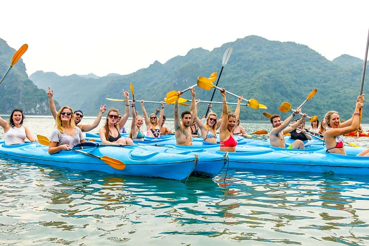 Vietnam Travel_Kayaking through Freedom Island
