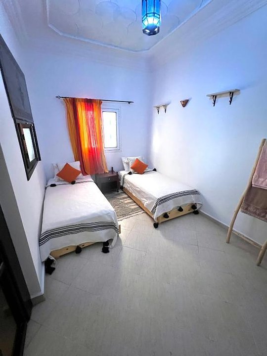 Shared twin room  (2 single beds)