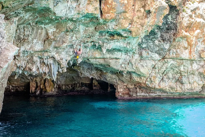 kookoo_travel_mallorca_climb_sail_deep_water_soloing_psicobloc_5