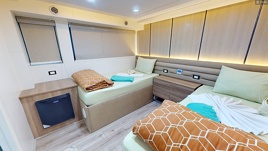 Cabin 9 (3rd Deck Twin En-Suit)