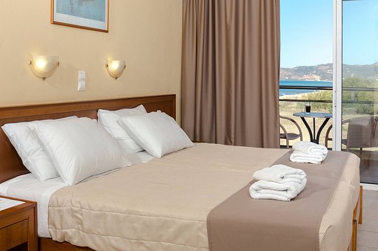 Private & Twin Rooms Available