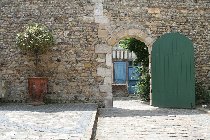 Honfluercourtyard