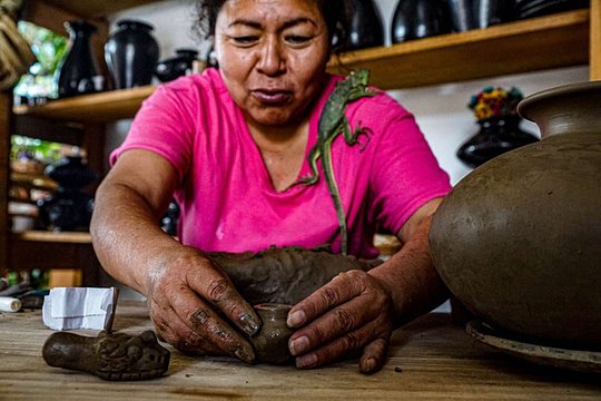 Hands in Clay: Black Pottery Workshop