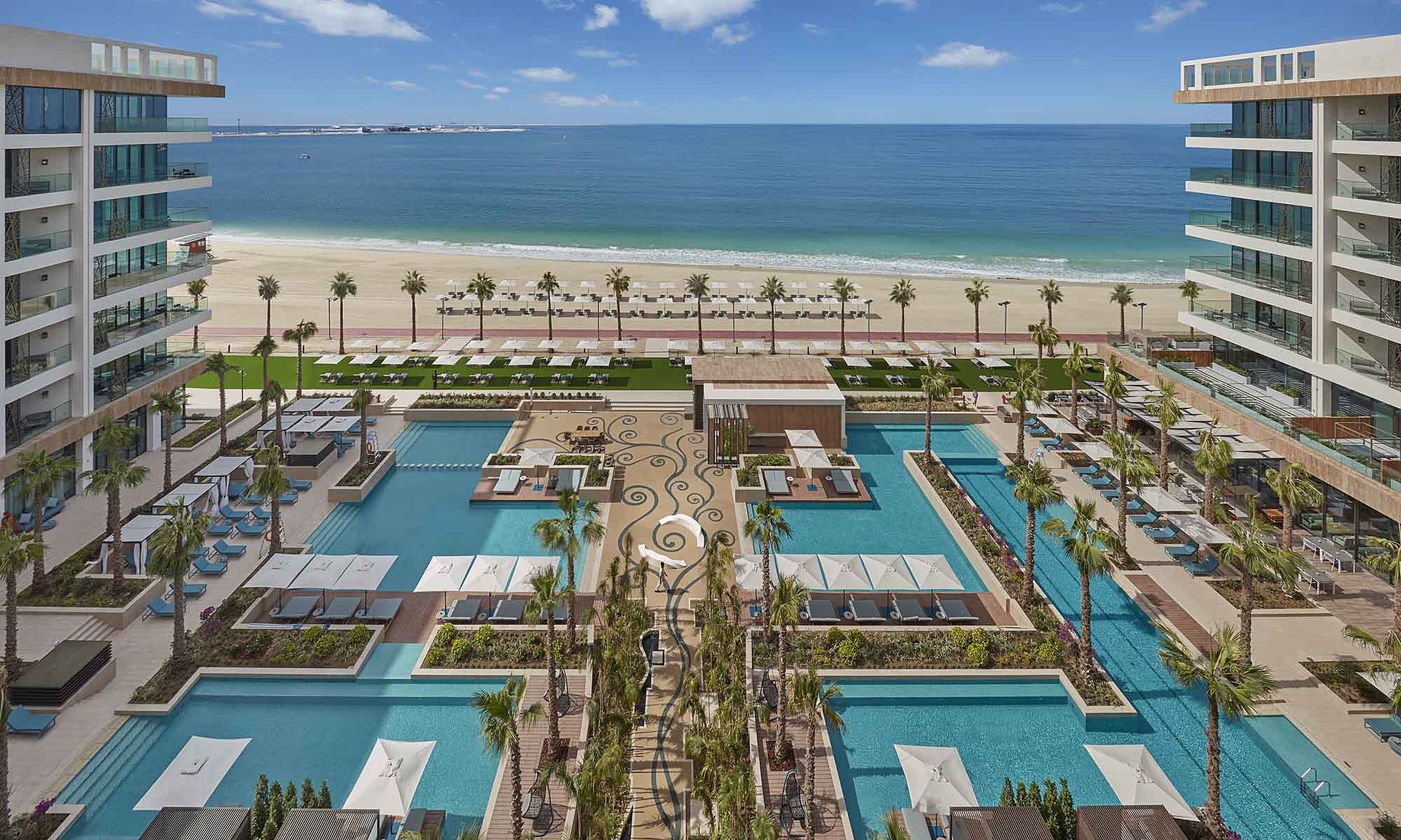 Immerse yourself in Dubai