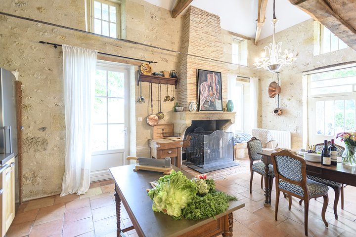 10InteriorKitchen3