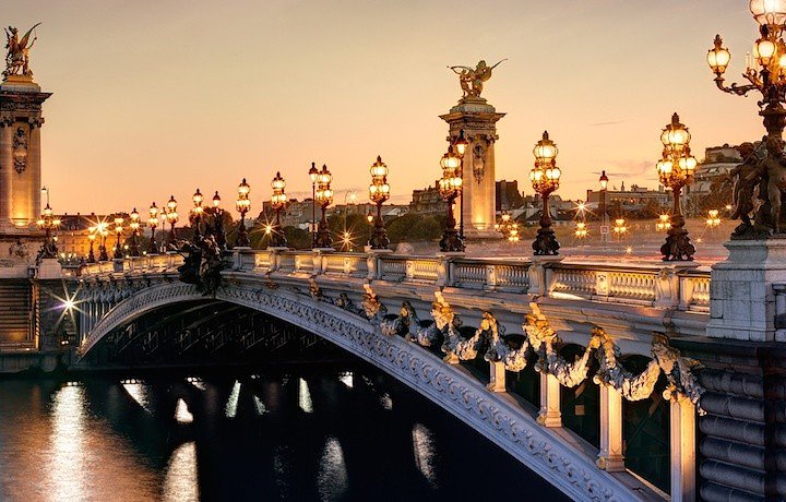 pontalexandreiiiseinelampsparisfrance11
