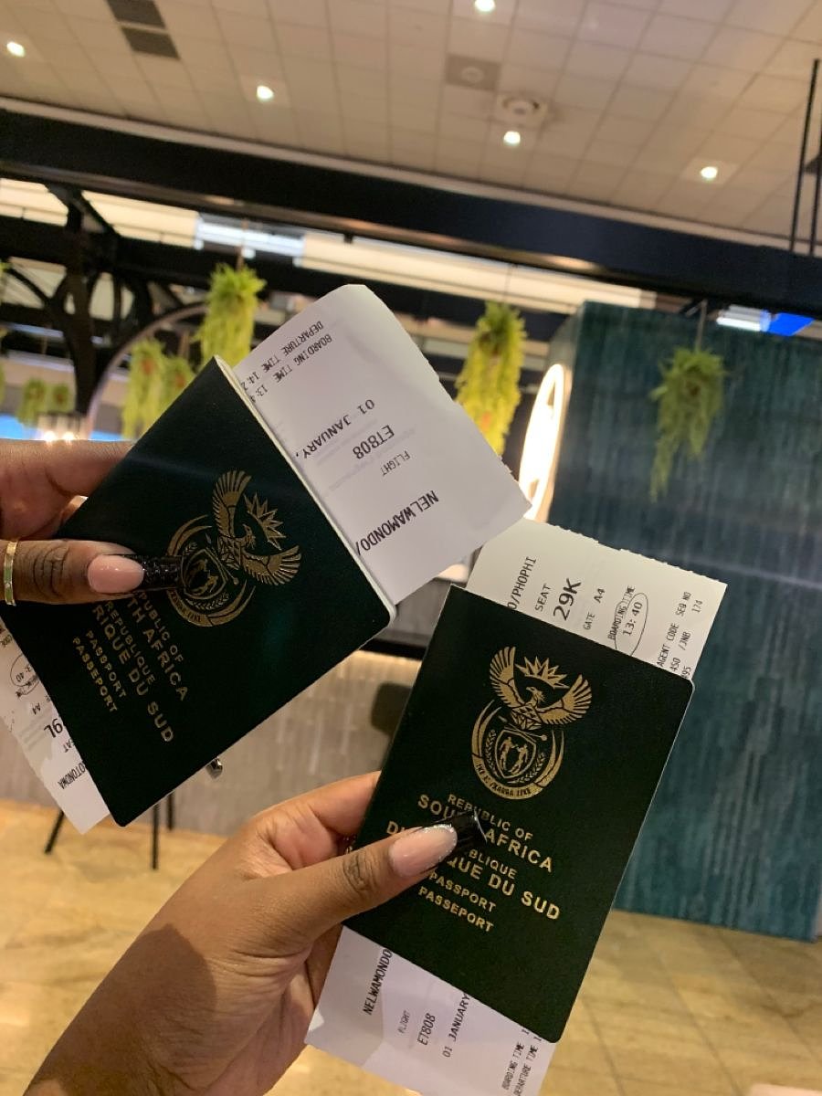 Catchingflightsnotfeelings