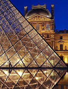 LouvrePyramidVerticalNight11