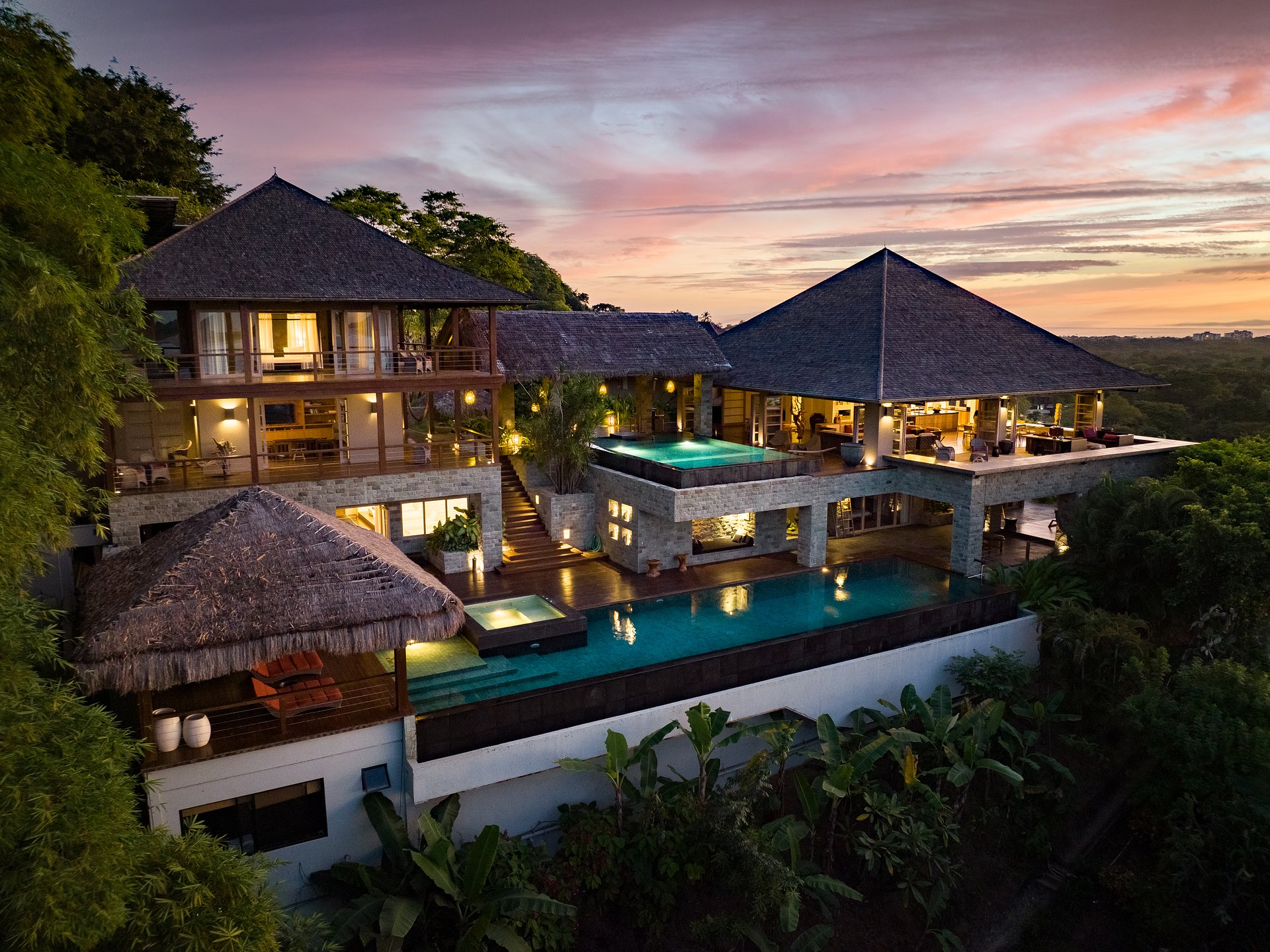 Casa Alang Alang