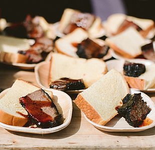 THE WORLD OF 'CUE