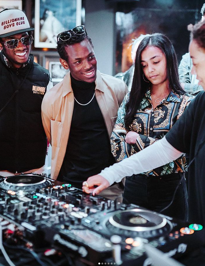 DJ2