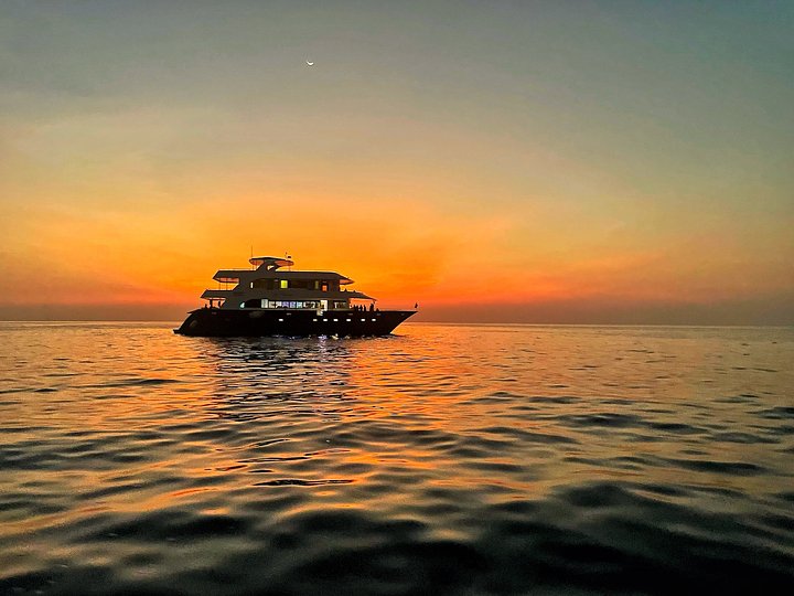 BoatLandscapeSunset