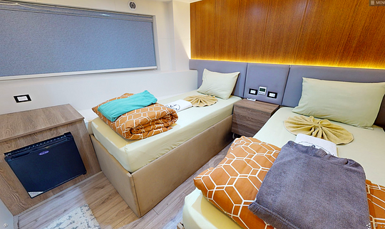 Cabin 7 (2nd Deck Twin En-Suit)