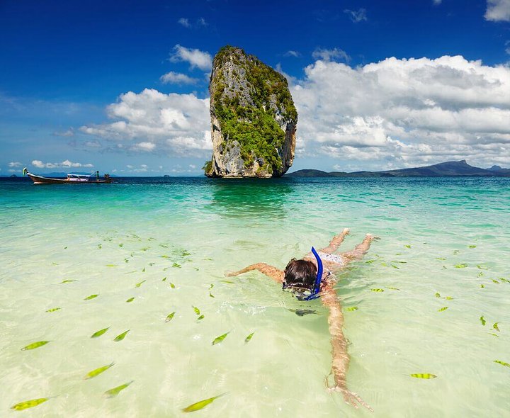thailand alone_female traveller snorkelling in thailand