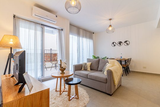 Large apartment, 1B