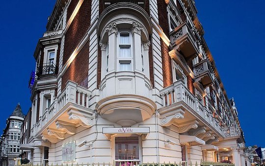 Arrive June 26 in London - Shared Room - Price is per person. Each guest must book individually. 