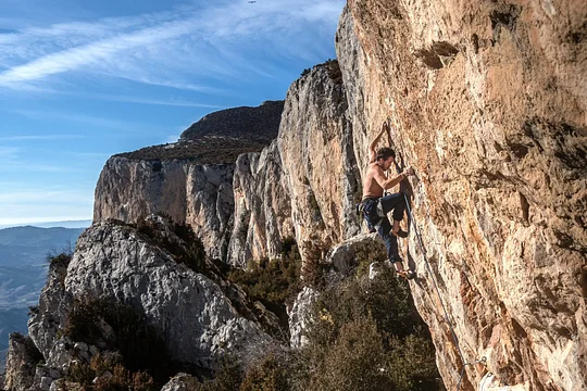 Catalonia Multi-Pitch Climbing Experience