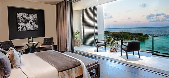 Residence Suites: Unparalleled Views and Family-Friendly Comfort