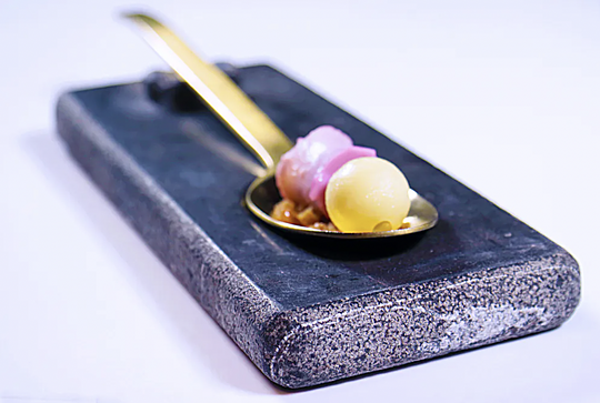 Disfruta de un restaurante de alta cocina con estrella Michelin
