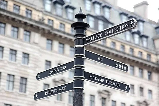 Arrive one day early in London -Shared Room(Price is per person- both guests must book)