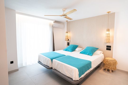 VILLA 8 (LADIES ONLY) (SINGLE BED)