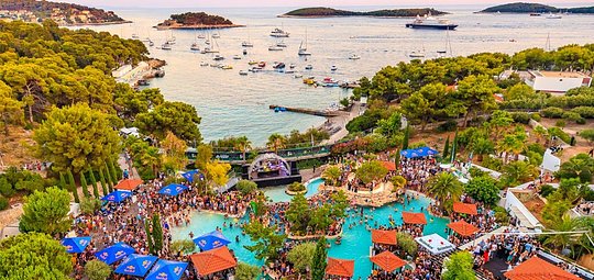 Resistance Ultra Experience - Closing parties