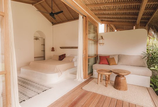 DELUXE BUNGALOWS