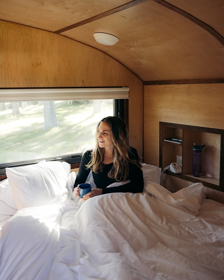 KeithWebberRoamAwayCamperBed1